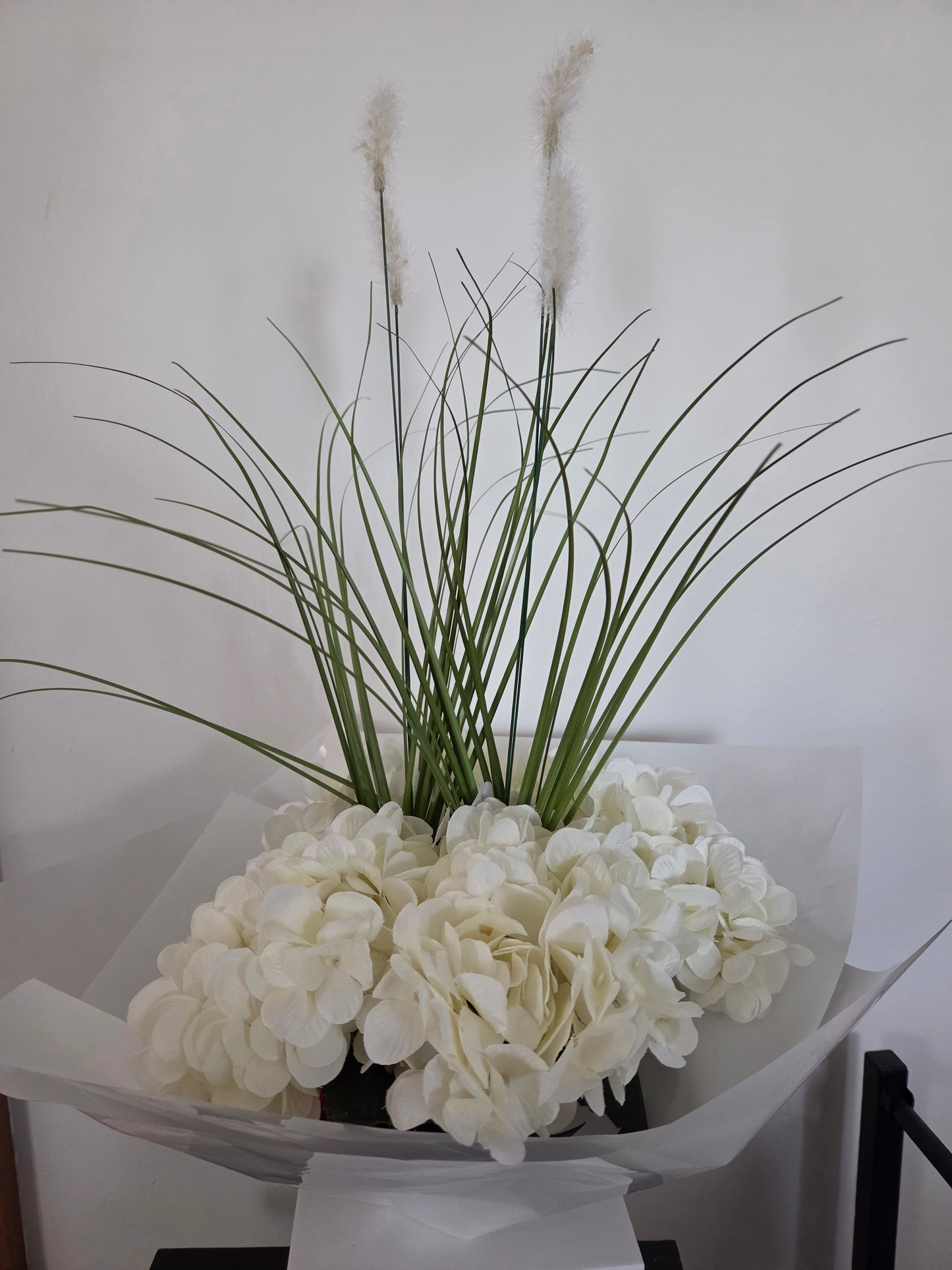 Artificial White Hydrangea Bouquet with Grass Stems – 45 cm Minimalist Floral Arrangement
