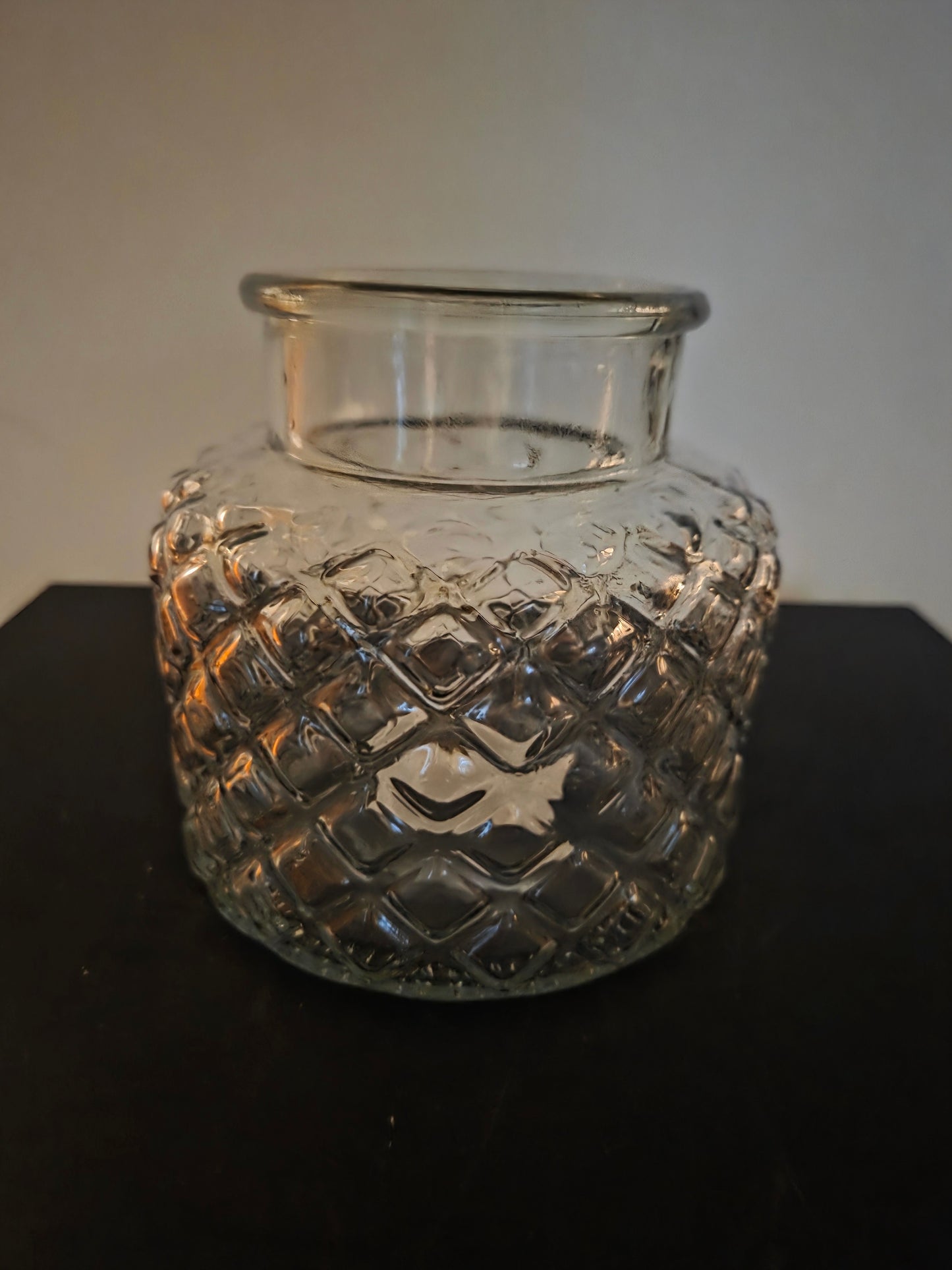 Elegant Pineapple-Cut Glass Vase (clear, translucent pink)